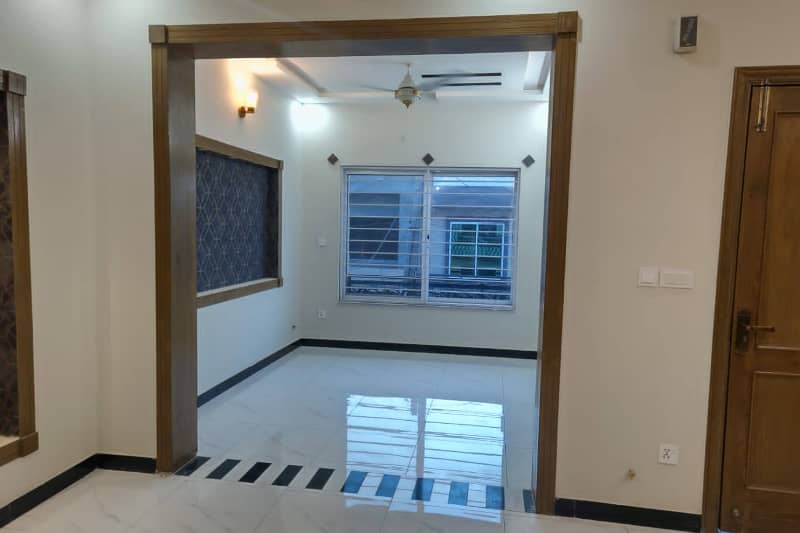 10 Marla Upper Portion For Rent In Pgechs Phase 1 At Very Ideal Location Very Close To Main Road 16