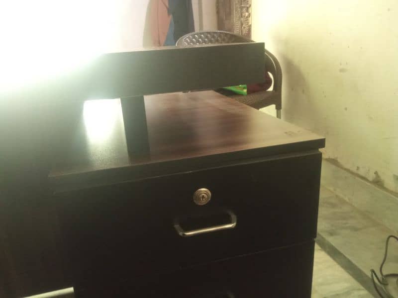 New Office Table for sale fully Designed 3