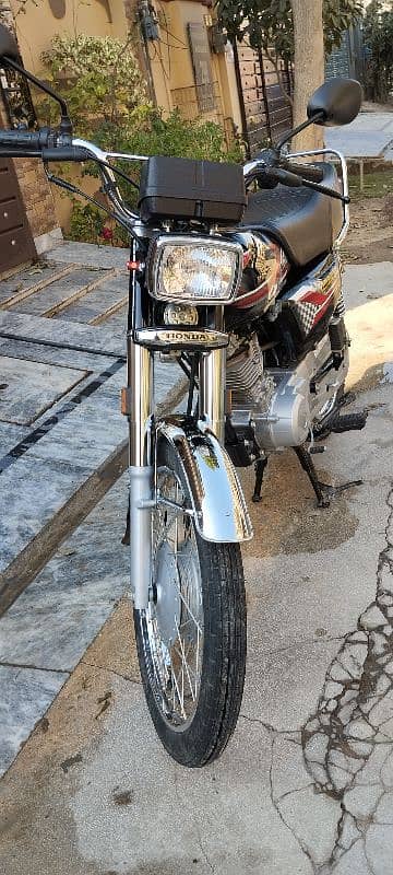 Honda 125 Brand new condition 4