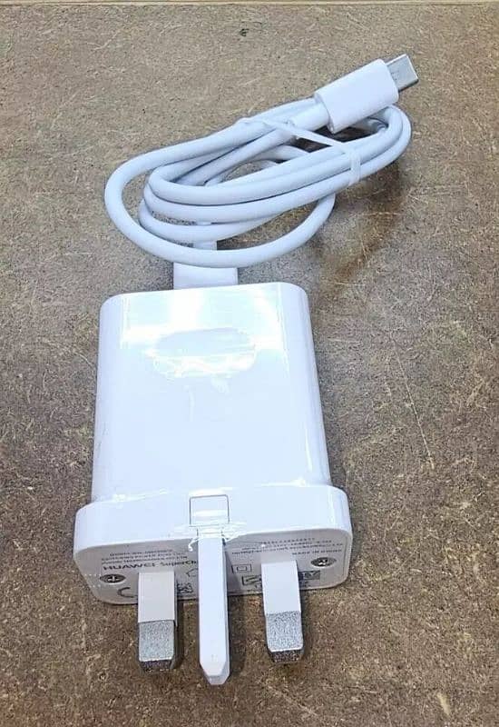 Huawei Mate 10Pro 22.5Watt/W original box plugged charger 03234806676 3