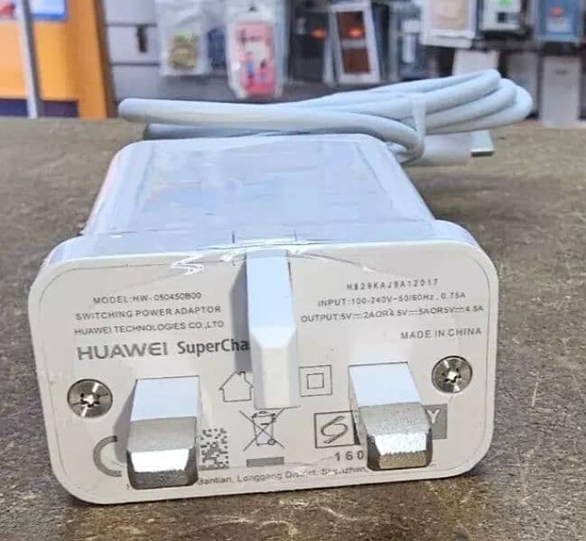 Huawei Mate 10Pro 22.5Watt/W original box plugged charger 03234806676 5