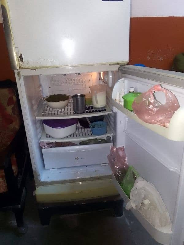 Pel. . . . . . . refrigerator 1