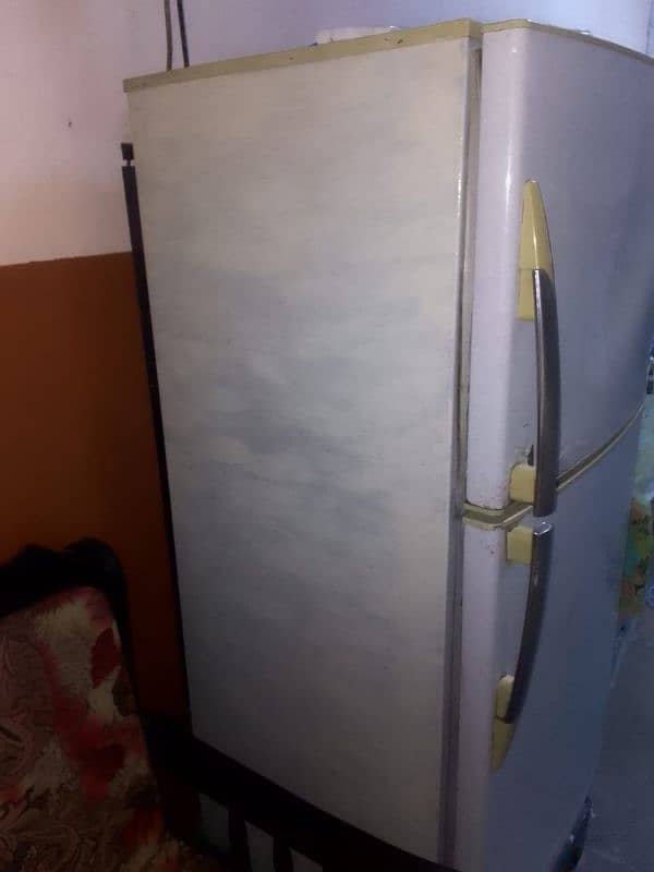 Pel. . . . . . . refrigerator 2