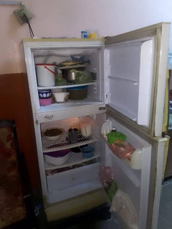 Pel. . . . . . . refrigerator 4