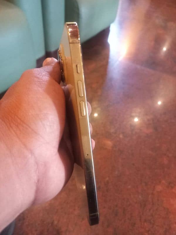 iphone 12pro max Non PTA 256GB Gold edition 3