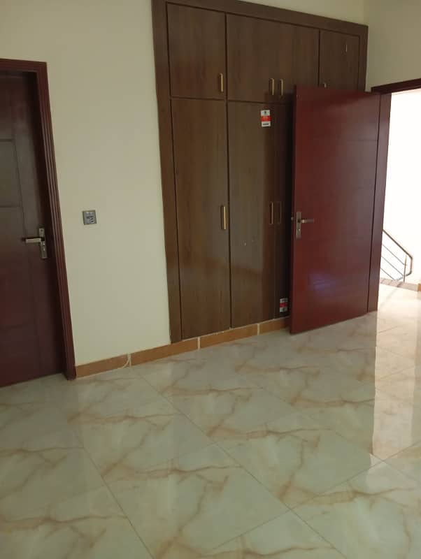 Precinct 12 villa for rent in Bahria town karachi. 17