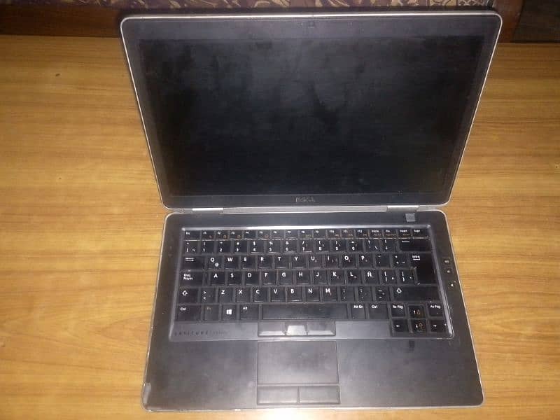 Dell latitude laptop corei5 4gen 500gb hhd with free bag deliverable 3