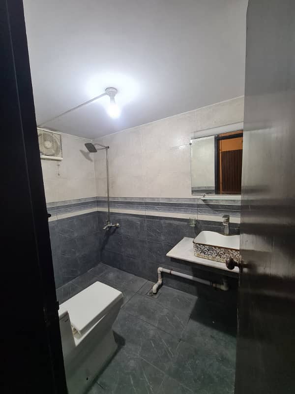 10MARLA TILE FLOORING UPPER PORTION FOR RENT IN ALLAMA IQBAL TOWN 6