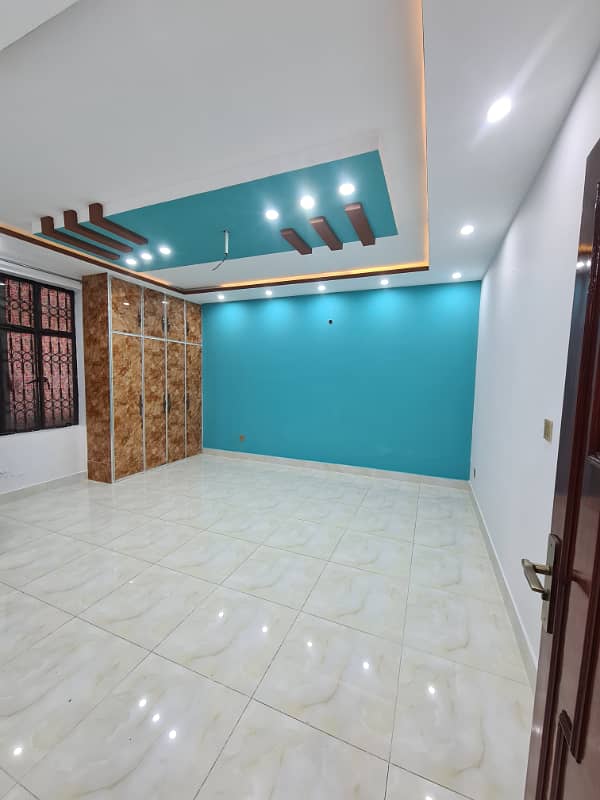 10MARLA NEW TILE FLOORING UPPER PORTION FOR RENT IN ALLAMA IQBAL TOWN 1