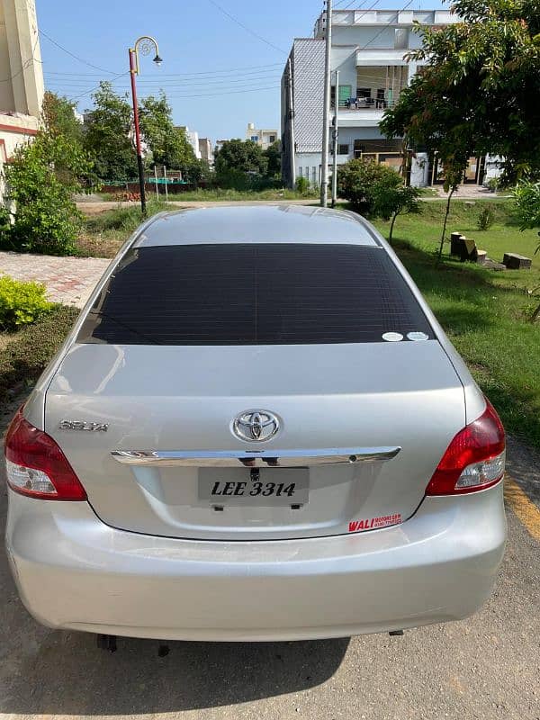 Toyota Belta 2012/2015 1