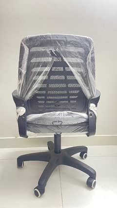 Slightly used computer chair for Sale Gulshan-E-Iqbal 13-D