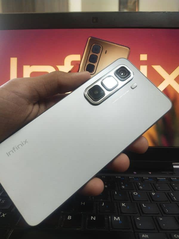 Infinix Hot 50 8/128 Gb 0