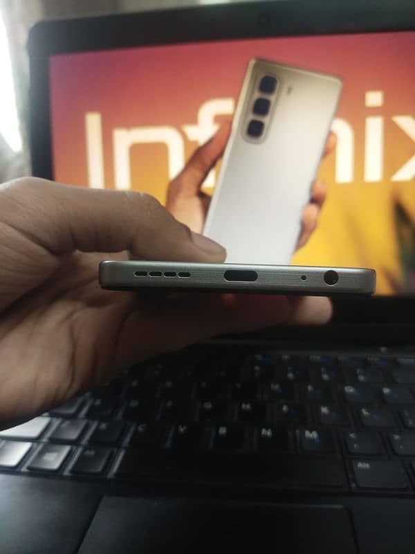 Infinix Hot 50 8/128 Gb 6