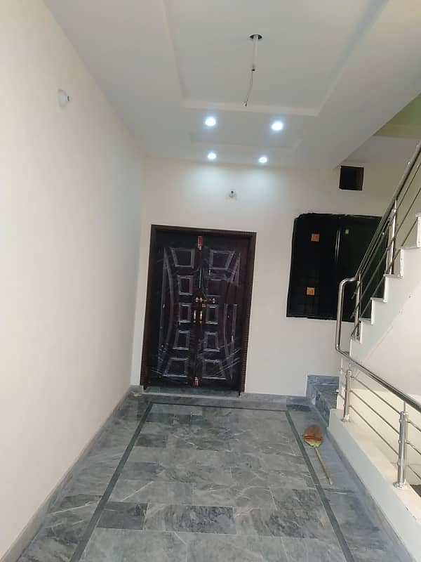 Vip beautiful 5 marla upper portion is available for rent in sabzazar lhr 0