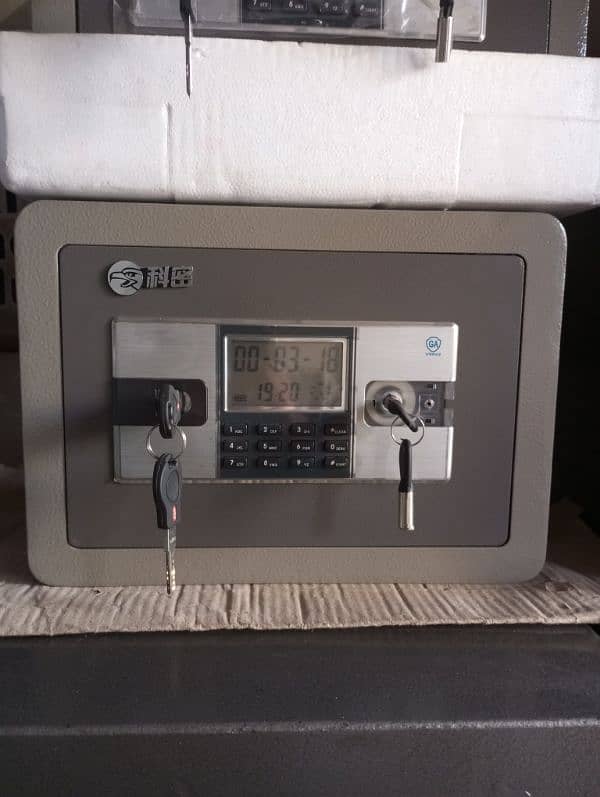 Safe Security Cash Safes Lockers 0