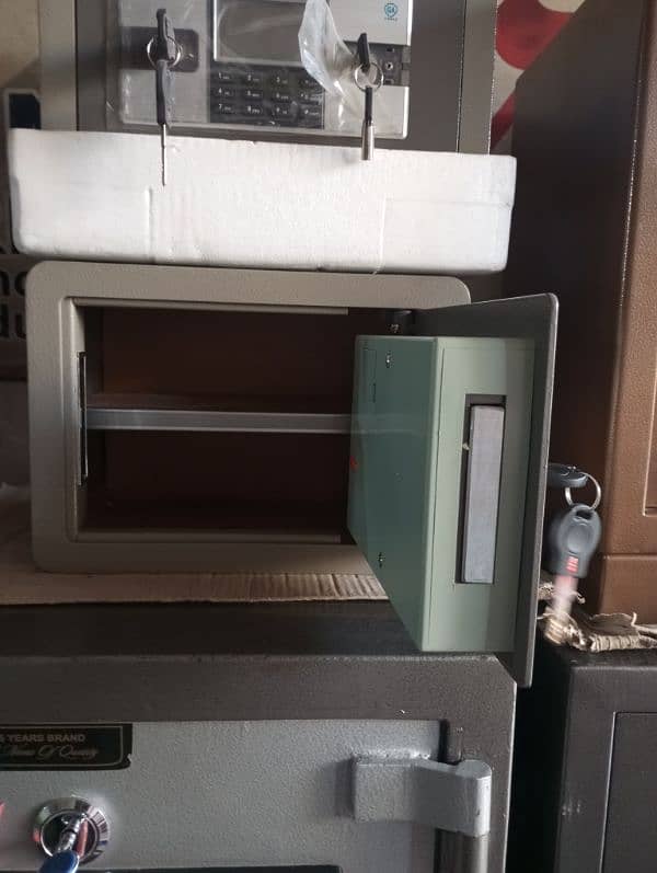 Safe Security Cash Safes Lockers 1