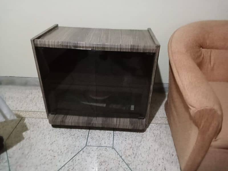 "High-Quality Used Furniture for Sale – Affordable Prices!" 4