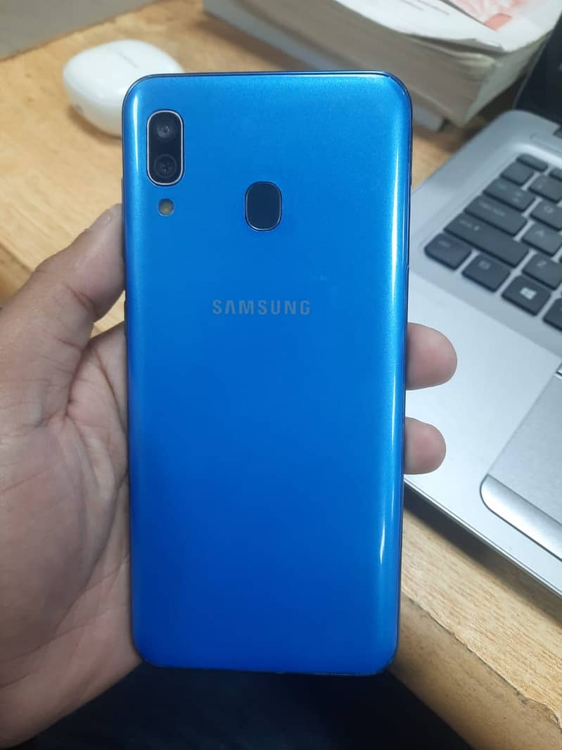 Samsung A30 3