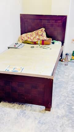 single bed for sale only 1 year used