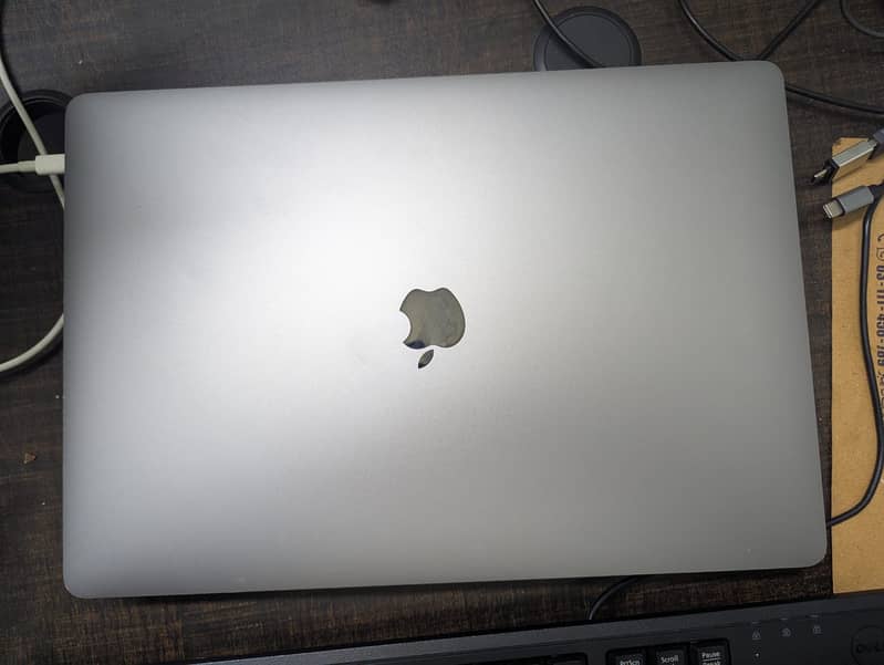 Apple MacBook Pro 2019 16-inch 1