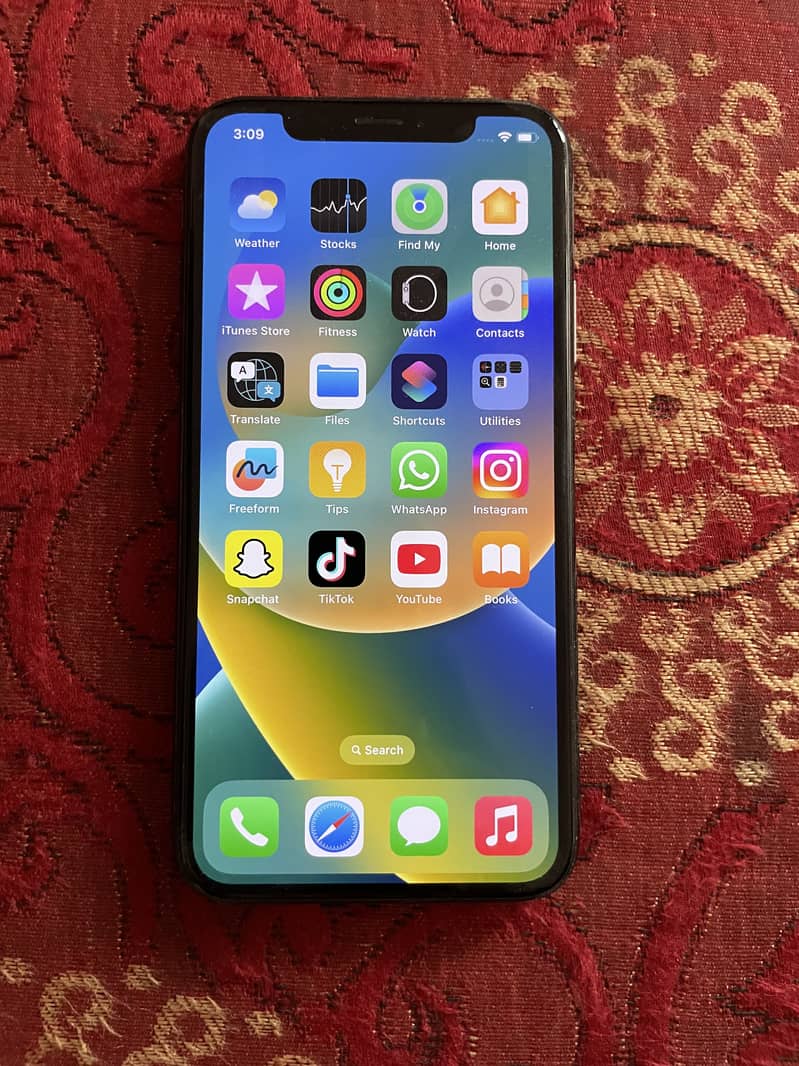 •I phone X 256gb new condition 10/10 0