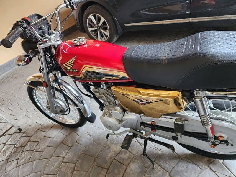 Honda 125 Gold Edition 9