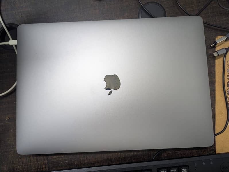 MacBook Pro 2019 Display 16: RAM 64GB : 512 SSD: 8GB graphic Card 0