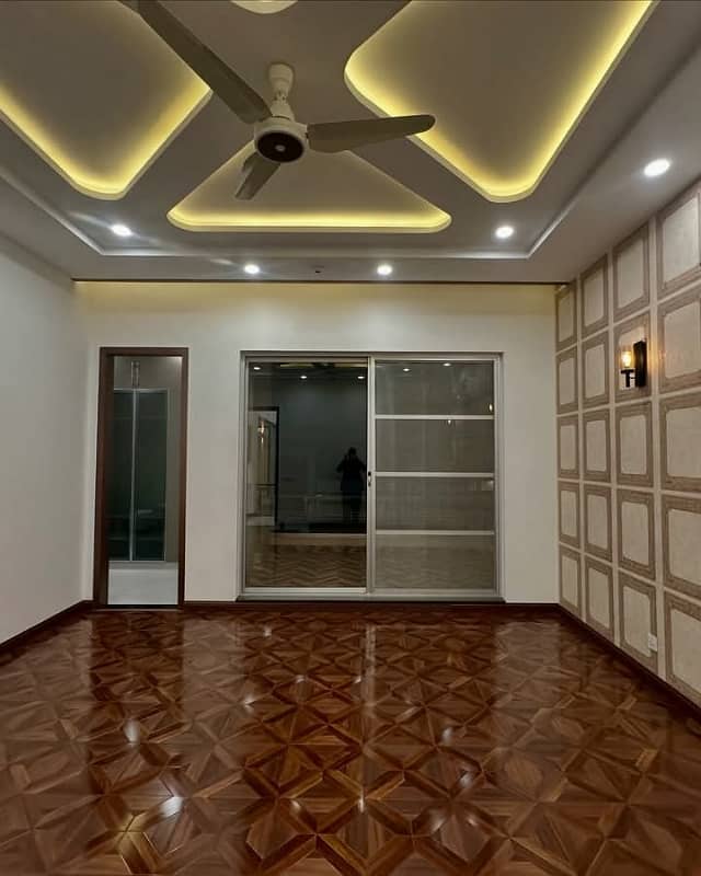 1 kinal brand new first entry upper portion for rent 7