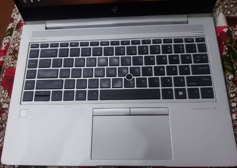 HP EliteBook 840 G5 1