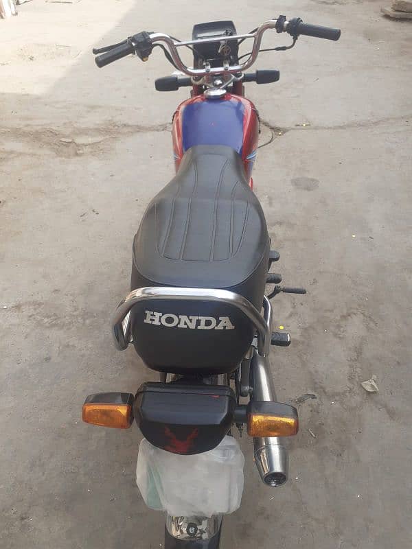 Honda cd70 for sail watsap 03207447455 phon 03134703838 11