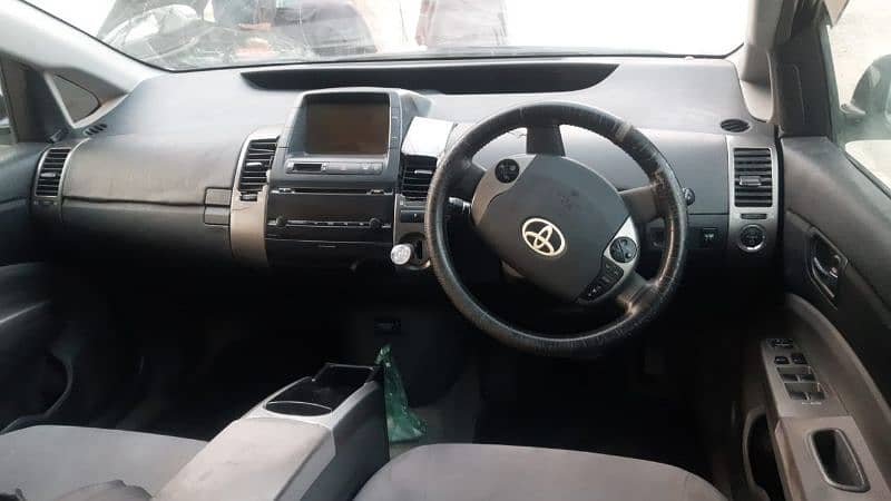 Toyota Prius 2010 reg 2014 urgent sale 11