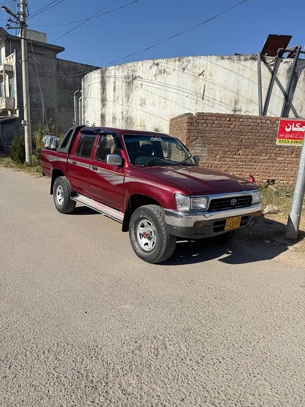 Toyota Hilux double cebin 2.8 1