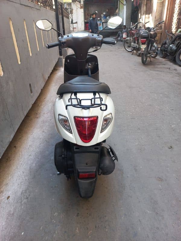 Scooty 1