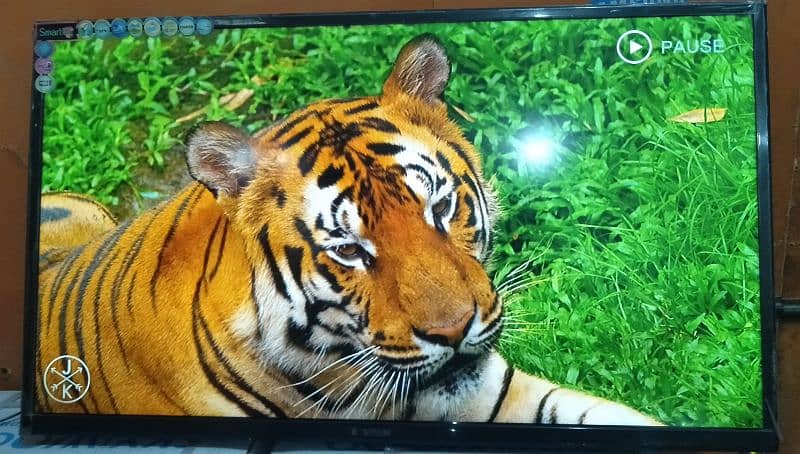 2 year use 40" Samsung FULL HD 1080P led tv 8