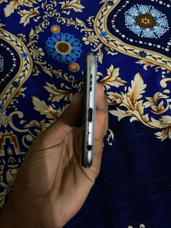 Oppo F 17pro 128 GB 2