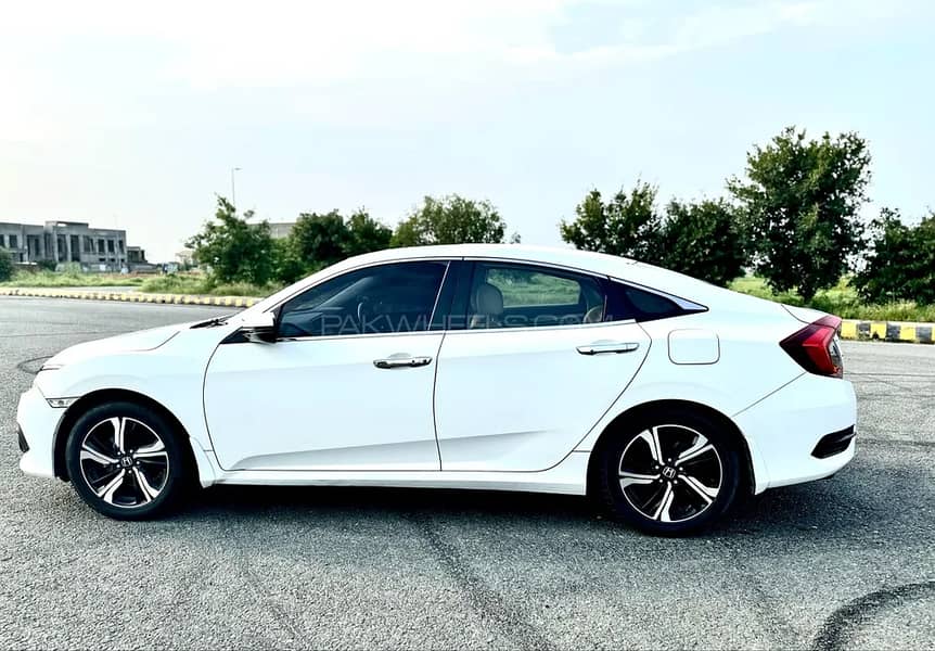 Honda Civic Turbo 1.5 VTEC CVT 2016 3