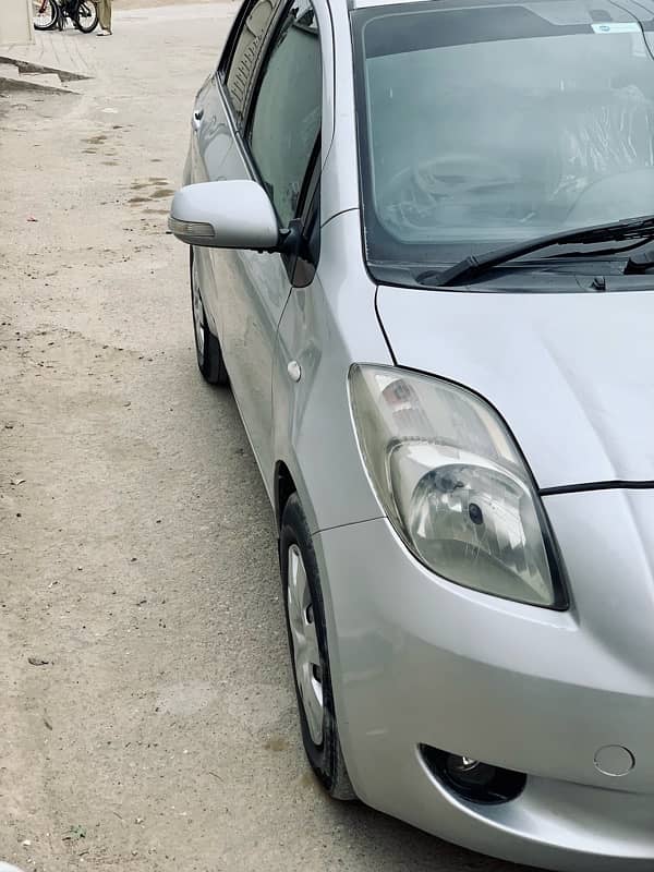 Toyota Vitz 2005 model 4