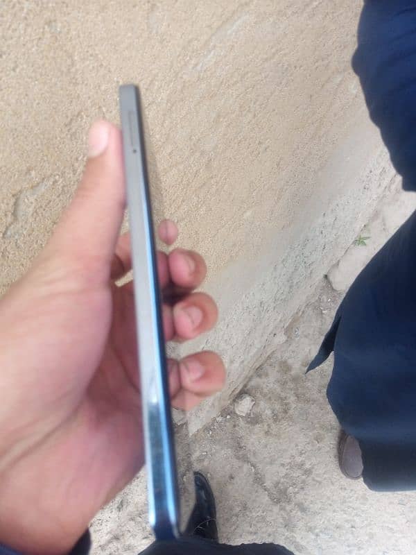 Infinix Hot 40i 3