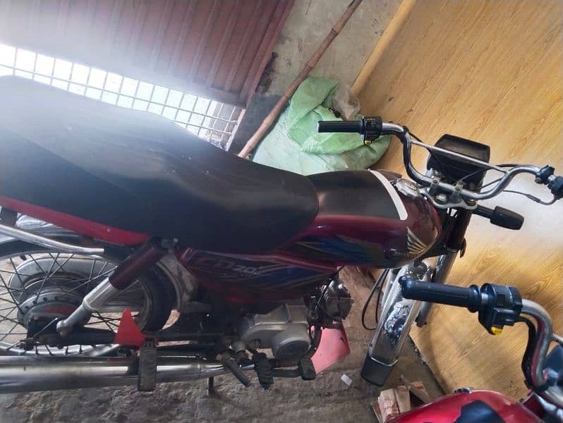 Honda cd 70.2021 model Bohat pyari bike ha All ok ha 03217699114 2