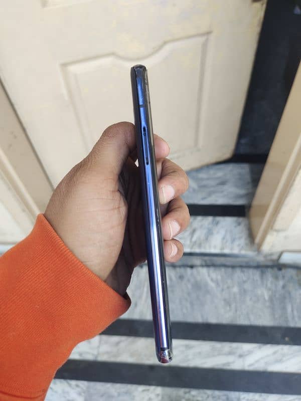 one plus 7 pro in good condition 4