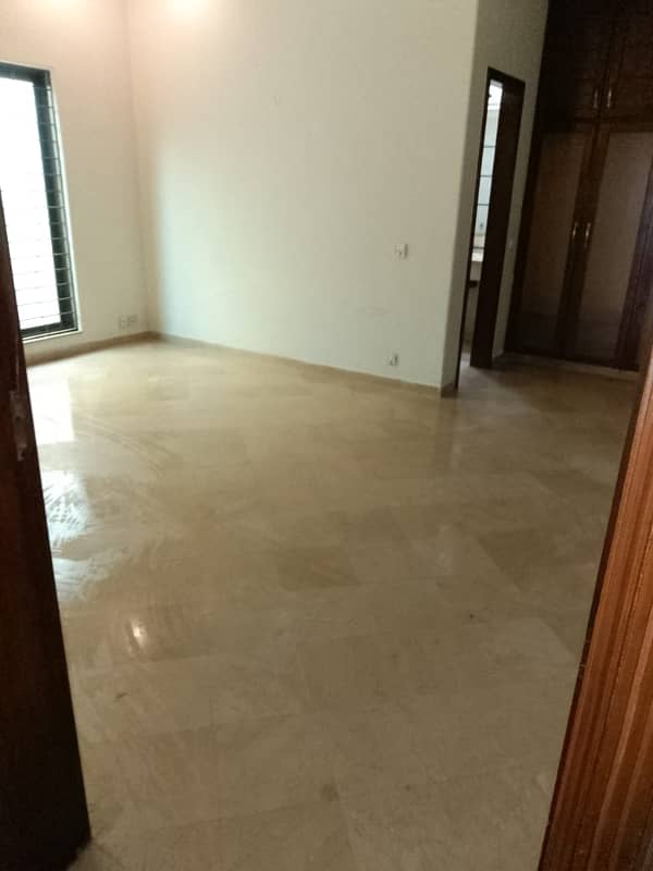 10 Marla Bungalow For Rent DD-Block DHA Phase 4 Lahore. 18