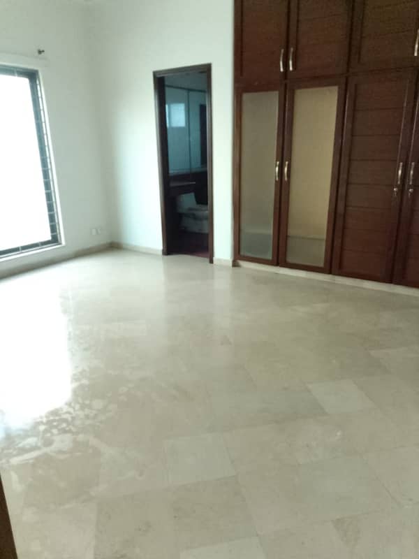 10 Marla Bungalow For Rent DD-Block DHA Phase 4 Lahore. 19