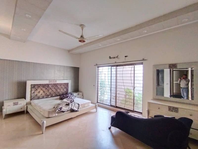 One Kanal Slightly Used Bungalow For Rent EE-Block DHA Phase 4 Lahore. 5