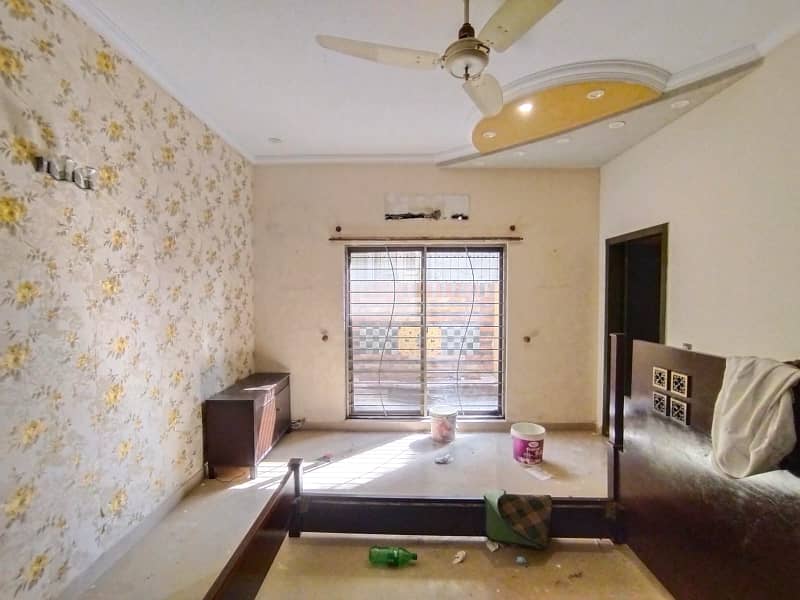 One Kanal Slightly Used Bungalow For Rent EE-Block DHA Phase 4 Lahore. 9