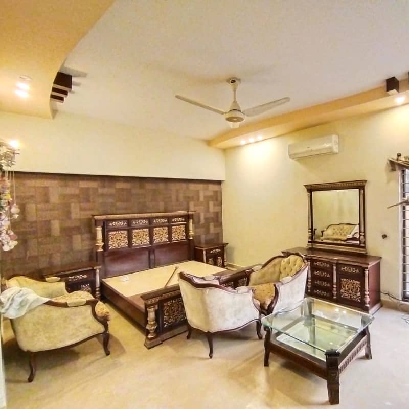 One Kanal Slightly Used Bungalow For Rent EE-Block DHA Phase 4 Lahore. 19