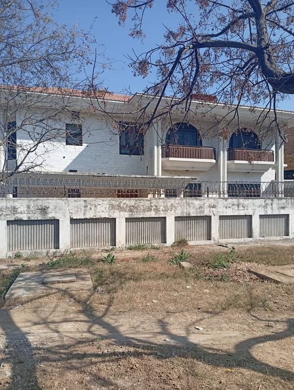 Corner Bungalow For Sale In F-10, Islamabad. 1111 sq yards 14