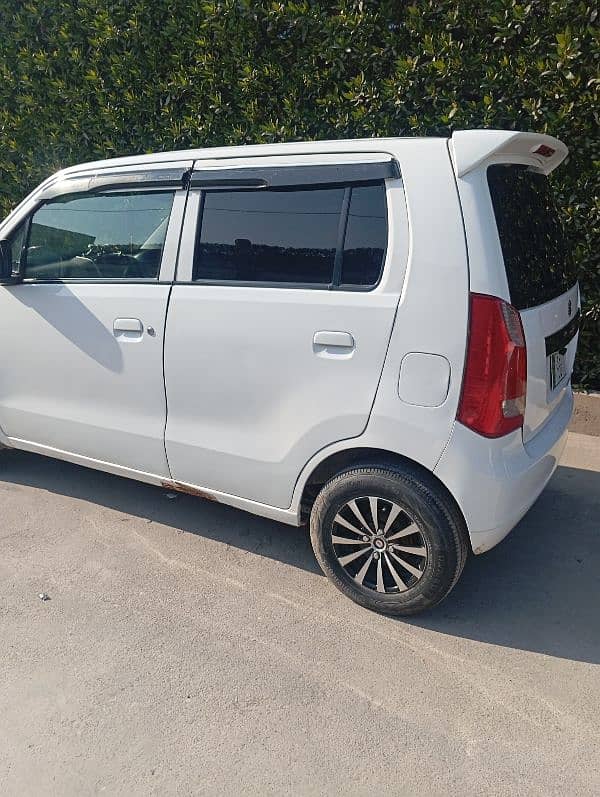 Suzuki Wagon R 2018 1