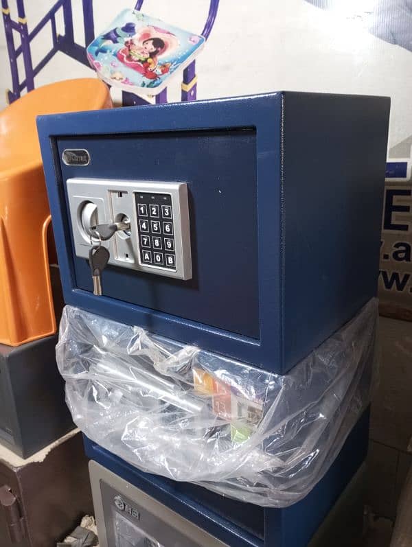 Security Cash Safes Lockers 1