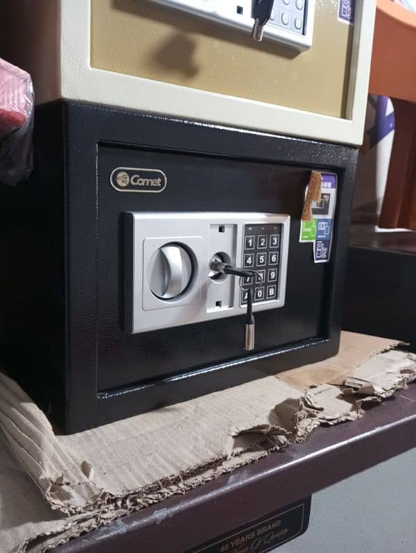 Security Cash Safes Lockers 7