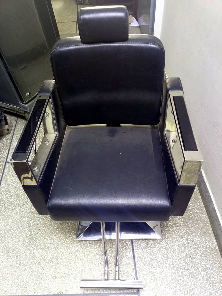 Hydrolic Salon Chair For Sale 1